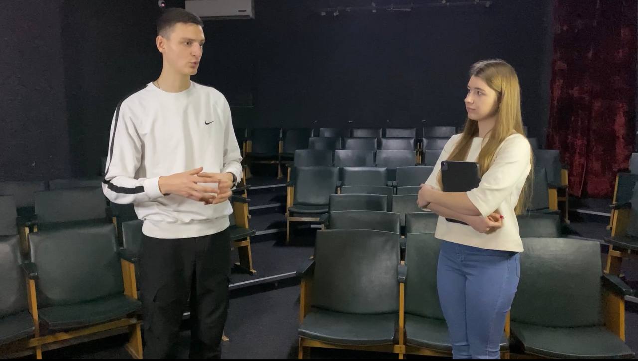 Богдан розповідає про секрети акторів